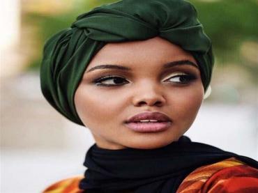 في العيد.. جددي لفة حجابك على طريقة حليمة عدن