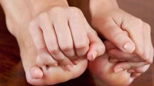 6 عوامل خطر تزيد من إصابتك بـ النقرس.. زيادة الوزن أبرزها